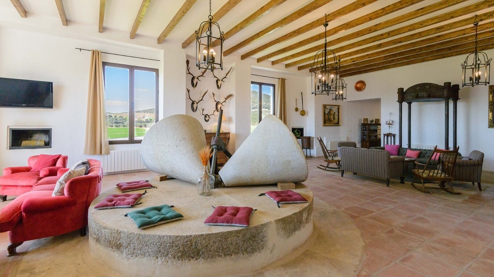 TV, fireplace, stereo