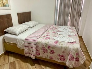 Free WiFi, bed sheets - Hotel Pousada Santa Ceia (Aparecida)