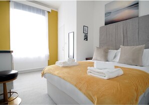 经典双人房 | 熨斗/熨衣板、免费 WiFi、床单