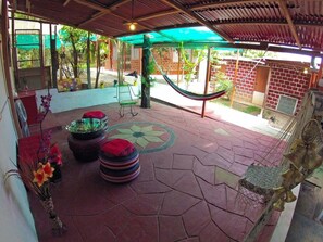 Terrace/patio - CASA GRAU, with 4 rooms with own bathroom, comfortable, central and safe. (Tarapoto)