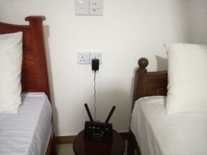 Free daily self-serve breakfast - Rising Sun Ella (Ella)