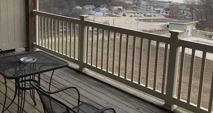 Perfect Weekend Getaway! Condo With Great River Views! Pool!