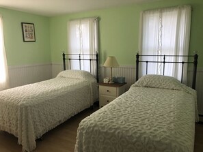 4 chambres, fer et planche à repasser, accès Internet