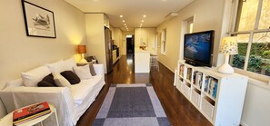 Smart TV, stereo, offices