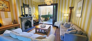 TV connectée, chaîne hi-fi, espaces bureaux