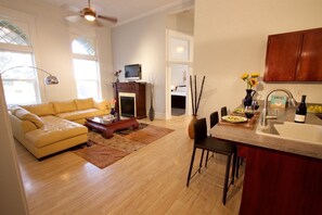 Flat-screen TV, fireplace