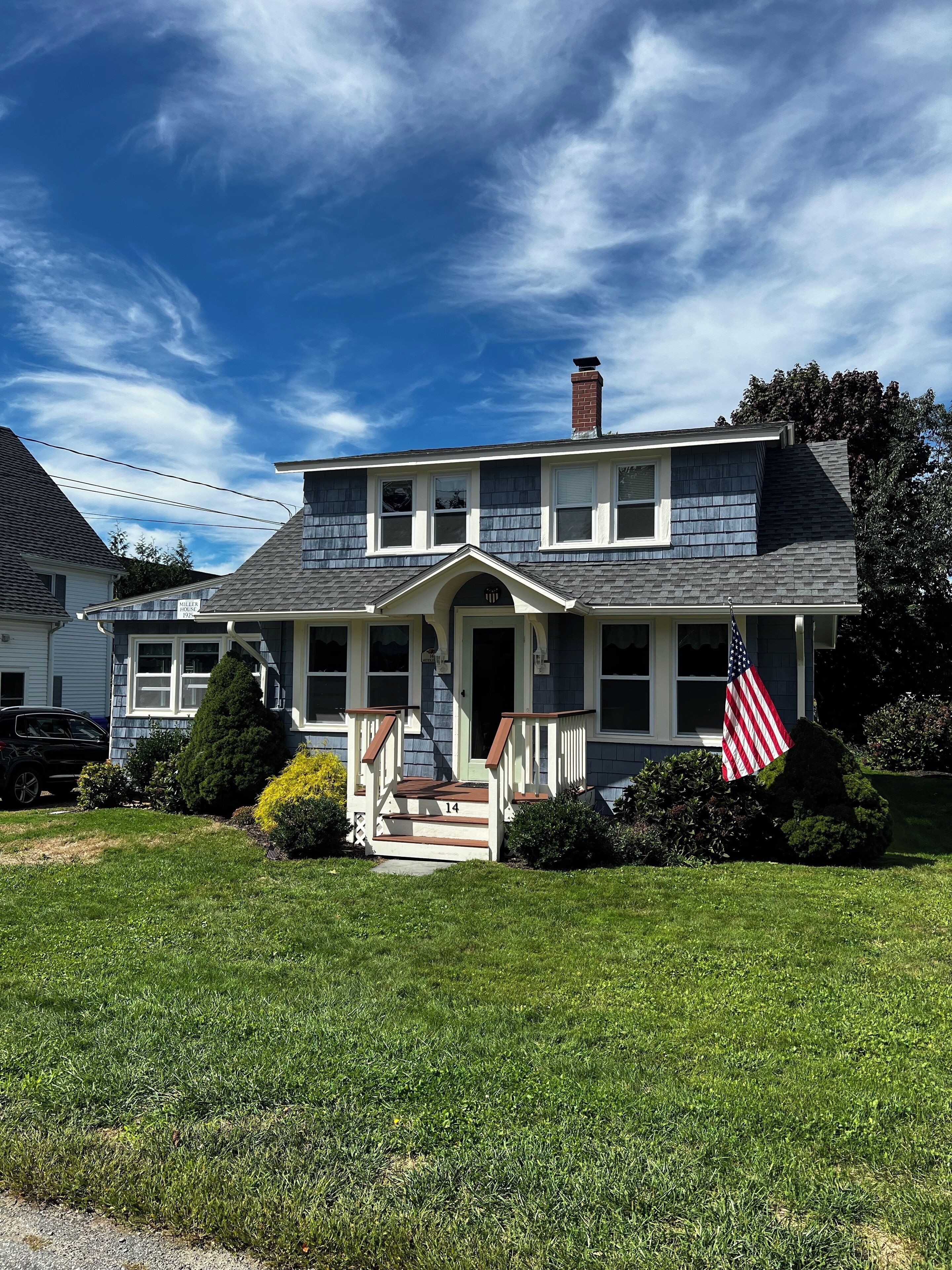 Charming Groton Long Point Cottage 1 Block From Beach