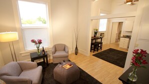 TV, fireplace, DVD player - Five — King Bed, Historic Downtown Apartment in Nicely Appointed Building on Main Street (Walla Walla)