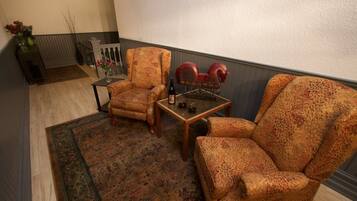 Télévision, cheminée, lecteur de DVD