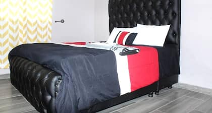 Browns Cottage Retreat - Newly remodeled,WiFi,Cute. Brand new kitchen, bathroom