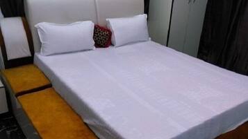 Family Room | Free WiFi