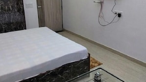 Family Room | WiFi (free) - Rest Palace Homestay (Agra)