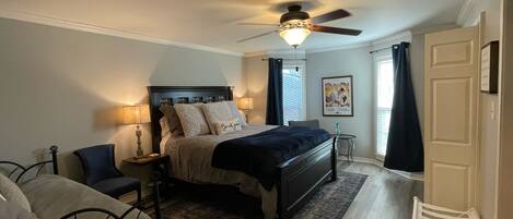 3 soverom, strykejern/-brett, reiseseng for barn og wi-fi (inkludert)