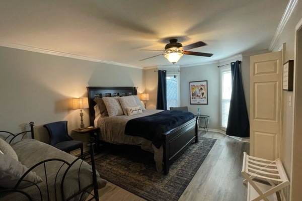 3 bedrooms, iron/ironing board, travel crib, free WiFi