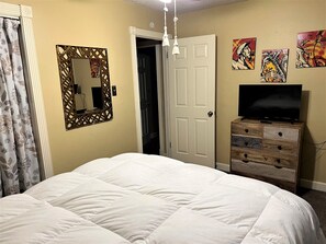 2 bedrooms, iron/ironing board, free WiFi, bed sheets - ***IF BEDS COULD TALK Historic Beauregard DownTown quick to LSU*** (Baton Rouge)