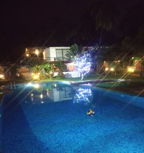 Fassade der Unterkunft – Abend/Nacht