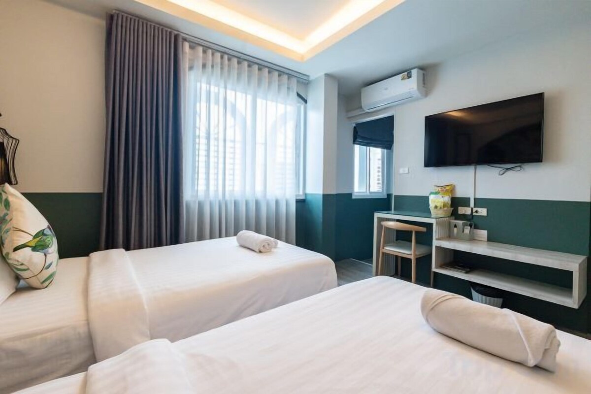 Deluxe Twin Room