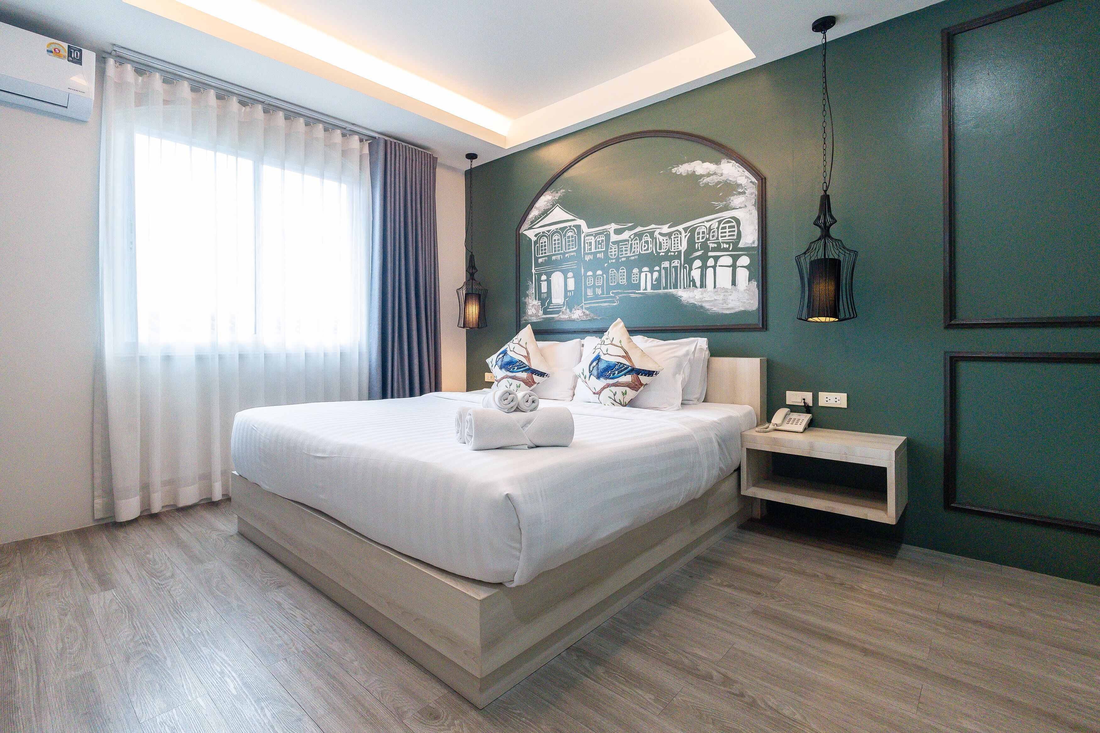 Superior Double Room | In-room safe, individually decorated, desk, free WiFi