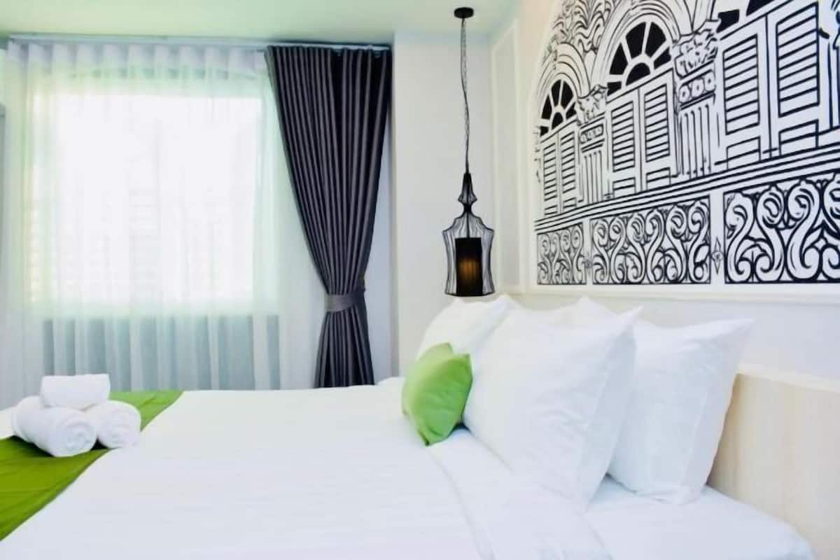 1 Schlafzimmer, Zimmersafe, individuell dekoriert, Schreibtisch