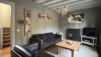 Smart TV y chimenea