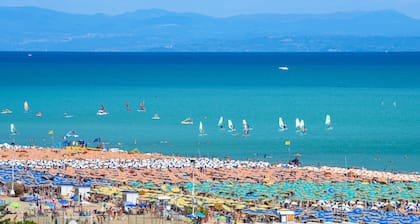 Azzurro B2-5 - One Bedroom Resort, Sleeps 5