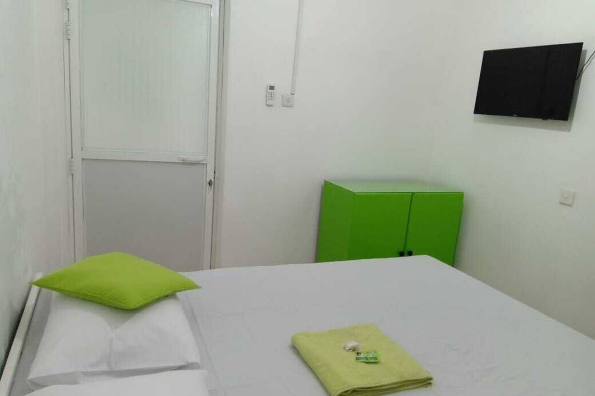 Standard Double Room, 1 King Bed, Mountain View