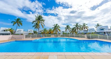 Dolce apartment on the beach of the Baie Nettlé NBBC