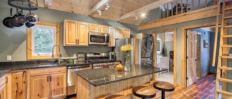 Fridge, microwave, stovetop, dishwasher