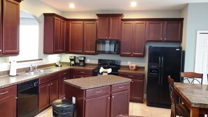 Unclassified image, 5 of 31, button - Stunning 5 Bedroom Home With Pool, Spa & Games Room, Overlooking Conservation Area - 278 (Davenport)