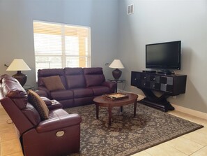 House | Living room | TV, ping pong