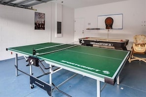 House | Game room - Stunning 5 Bedroom Home With Pool, Spa & Games Room, Overlooking Conservation Area - 278 (Davenport)