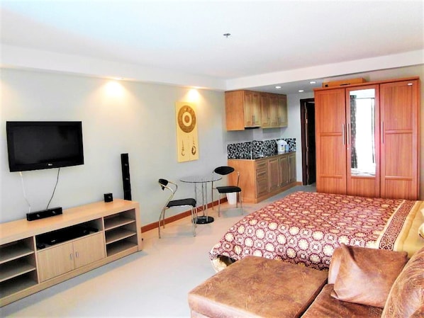 1 bedroom, bed sheets, wheelchair access