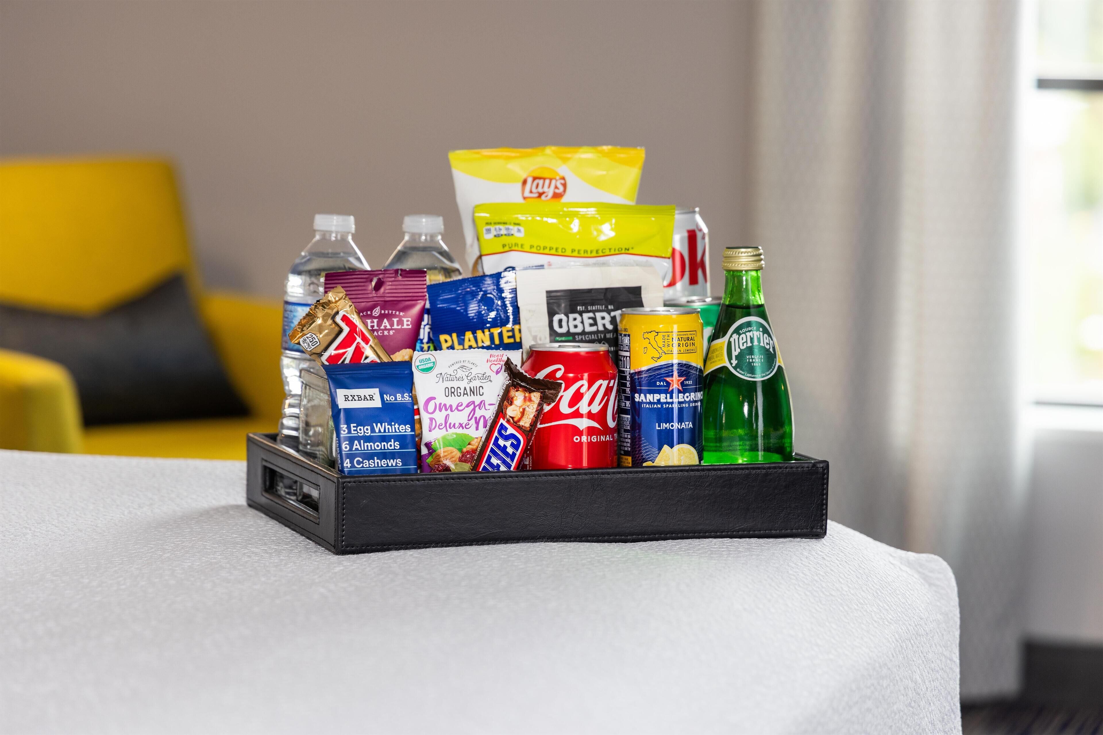 ห้องพัก, เตียงคิงไซส์ 1 เตียง (Drinks-Snacks) | โต๊ะทำงาน, พื้นที่ทำงานแบบใช้แล็ปท็อป, ผ้าม่านกันแสง, เตารีด/โต๊ะรีดผ้า