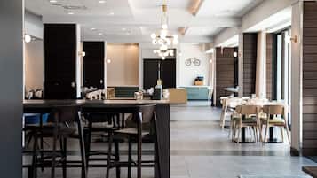 Daily cooked-to-order breakfast for a fee