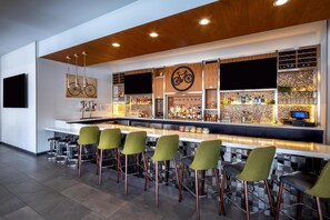 Bar (on property) - Hilton Garden Inn Redmond Seattle (Redmond)