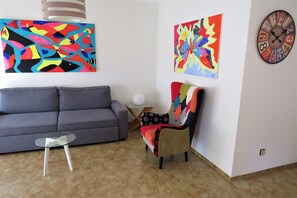 TV connectée, médiathèque, chaîne hi-fi