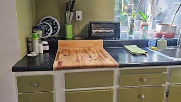 冰箱、微波炉、茶具/咖啡用具、烤面包机
