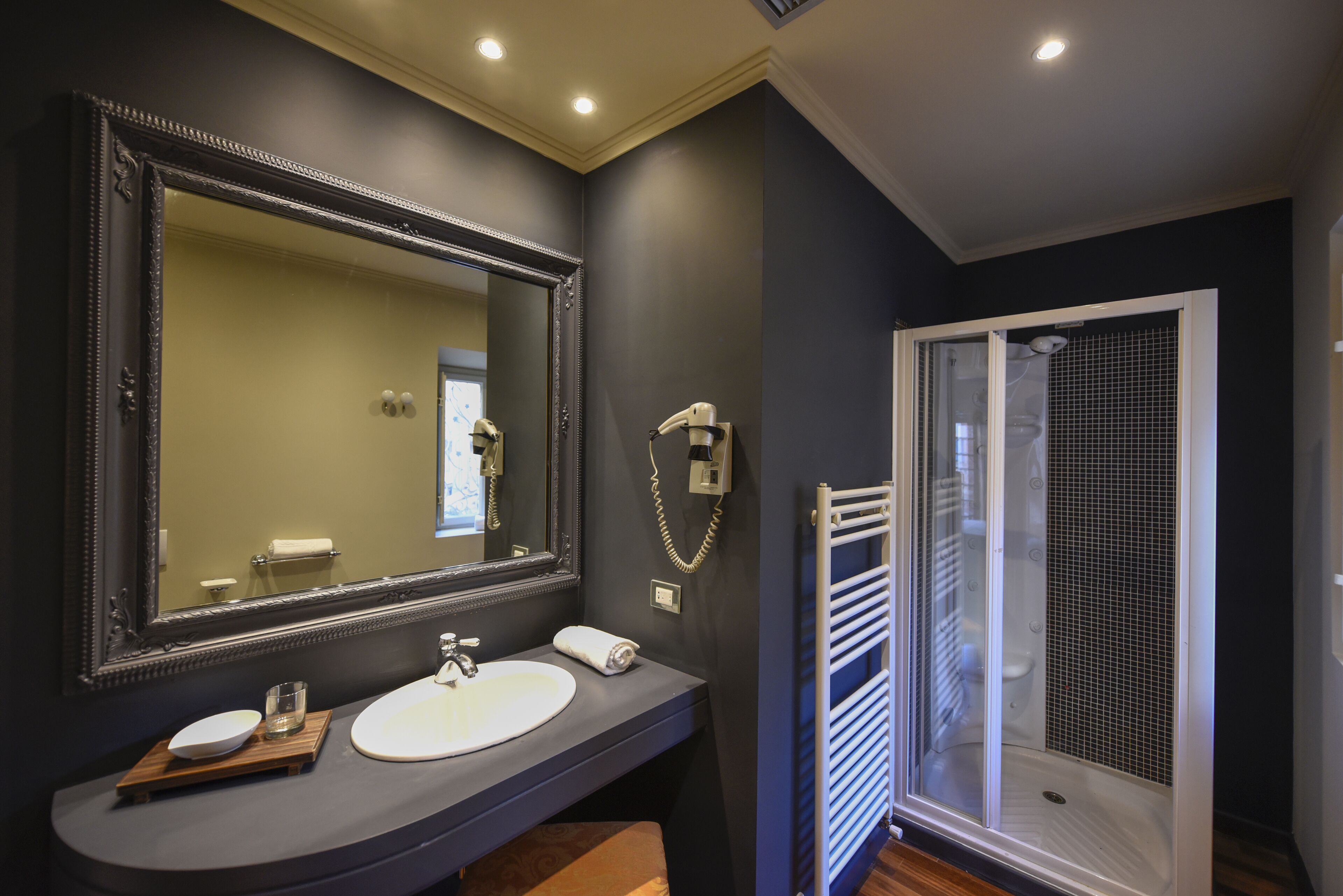 shower, free toiletries, hair dryer, slippers