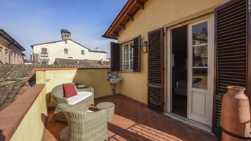 Suite ejecutiva, 1 habitación, vistas a la ciudad | Terraza o patio