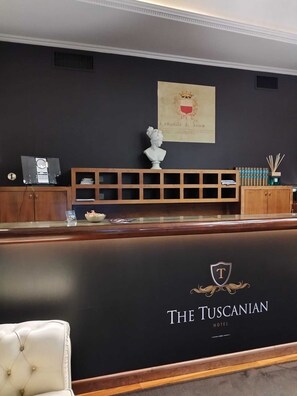 Reception - The Tuscanian Hotel (Lucca)