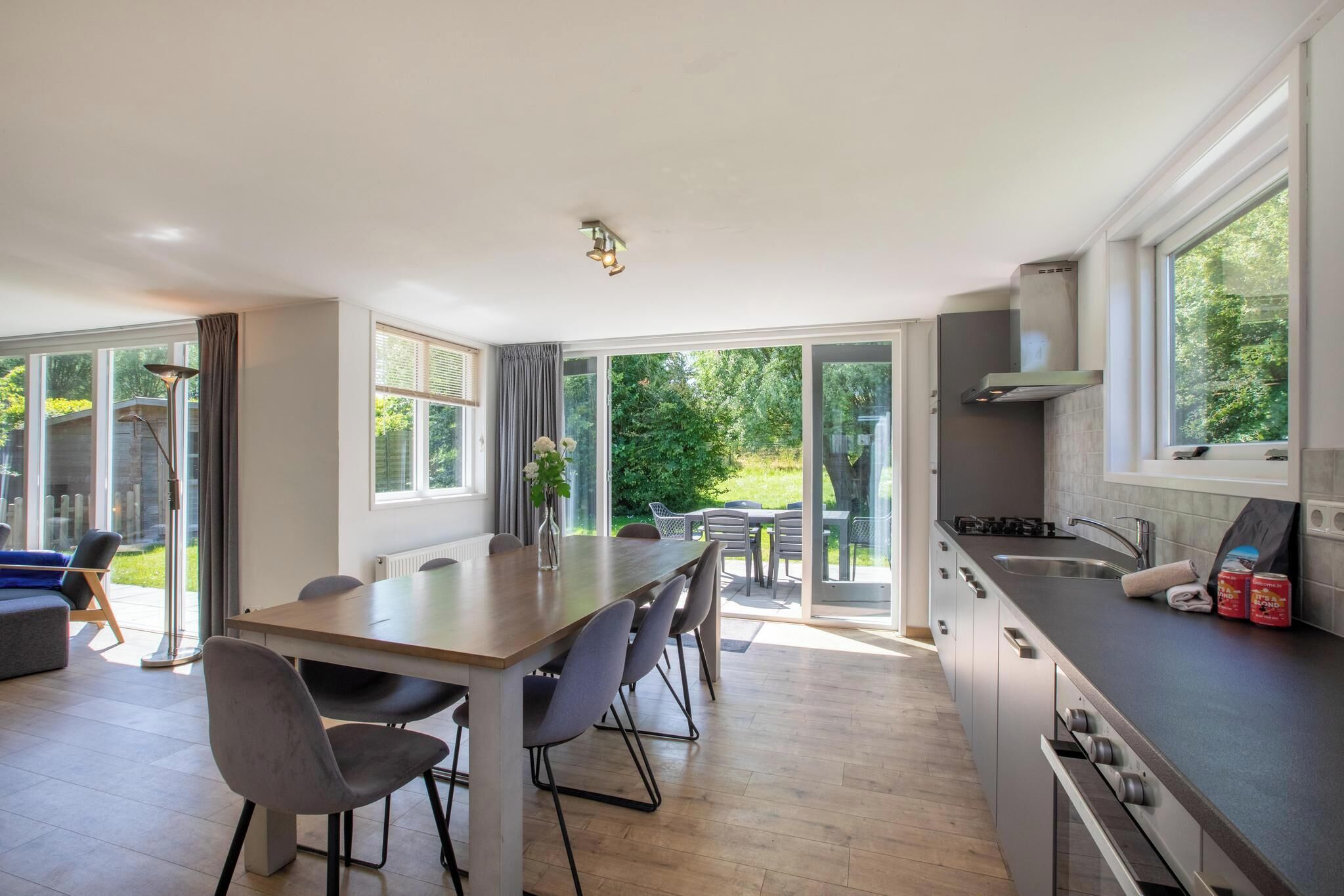 Fridge, dishwasher, highchair