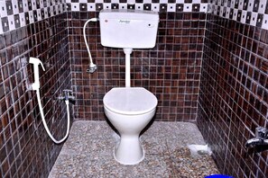 Shower, towels, soap, shampoo