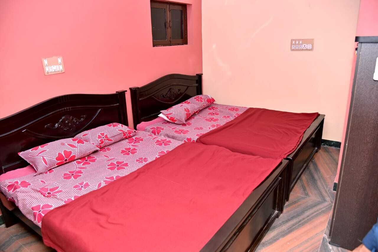 3 bedrooms, bed sheets