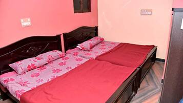 3 bedrooms, bed sheets