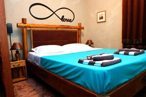 Free WiFi, bed sheets