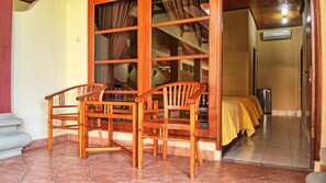Deluxe Twin Room, 2 Twin Beds | Terrace/patio - Masainn Hotel Kuta (Kuta)