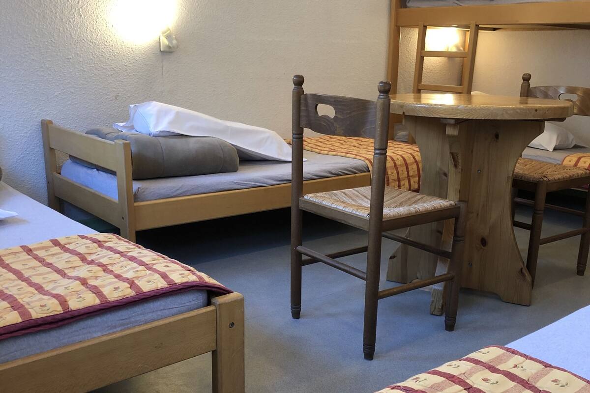 共用宿舍, 男女混合宿舍, 共用浴室 | 免費無線上網、獨特裝潢、布置獨特、床單