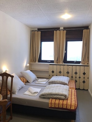 Zweibettzimmer, Gemeinschaftsbad