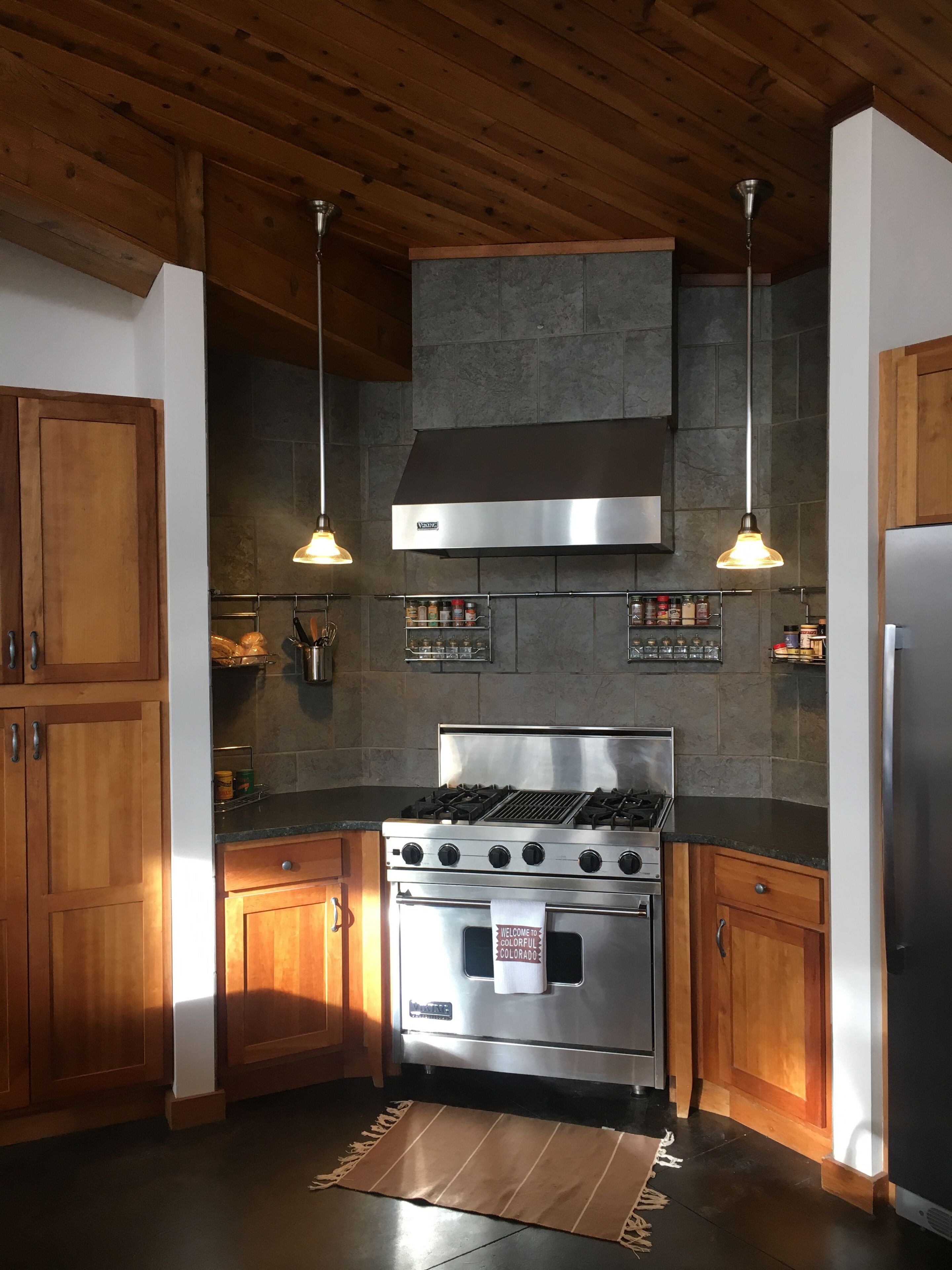 Spacious, modern home with amazing views of Pike’s Peak!