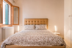 3 bedrooms, iron/ironing board, Internet